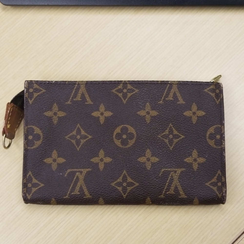 **SOLD** Louis Vuitton Monogram Toiletry Pouch - Picture 1 of 8